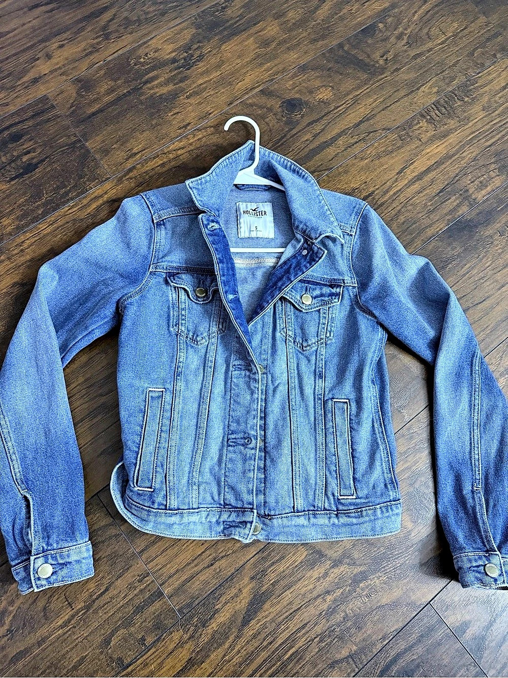 Women’s30Hollister Classic Denim Trucker Jacket Blue